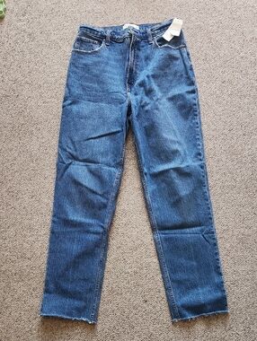 Abercrombie & Fitch 'Curve Love' '90s Straight Ultra High-Rise Jeans NWT